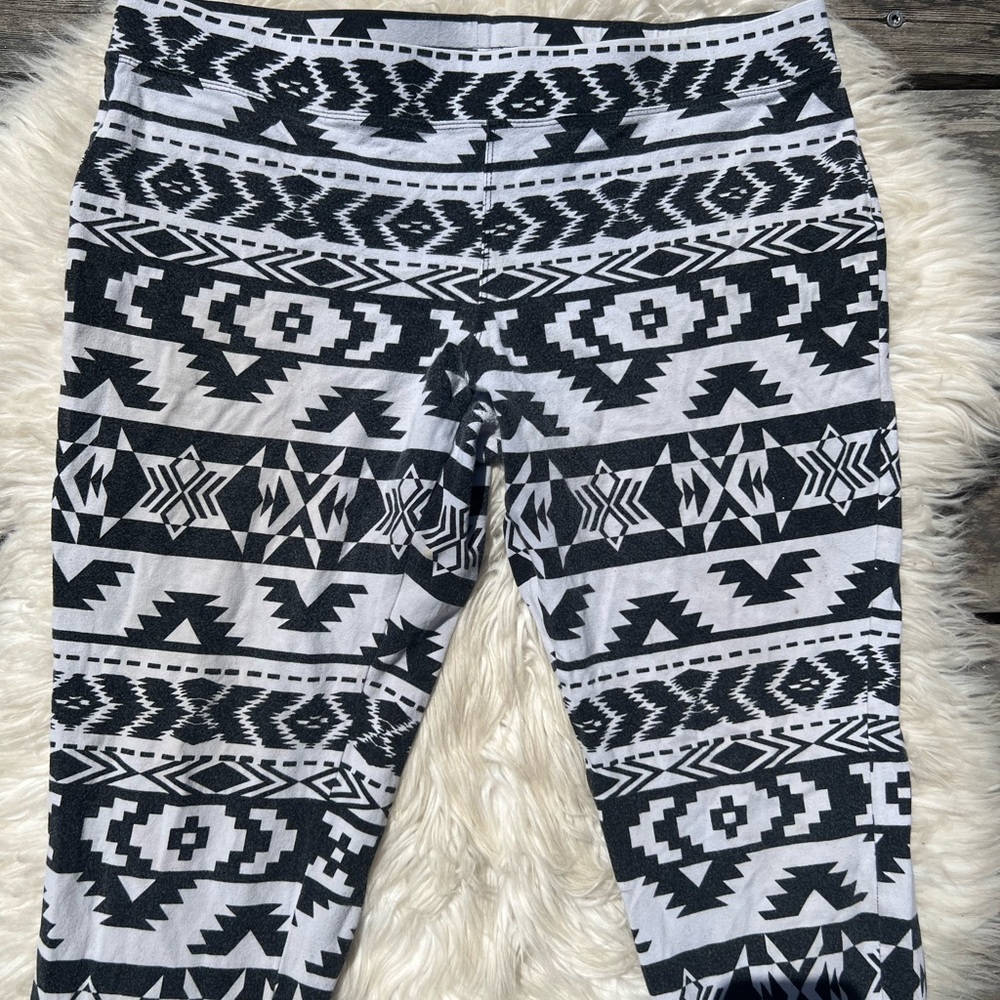 Express Black And White Patterned Geometric Pants… - image 3